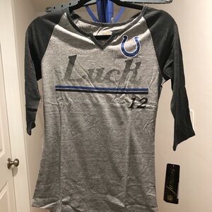 NWT  Juniors Medium Colts V-Notch T-Shirt